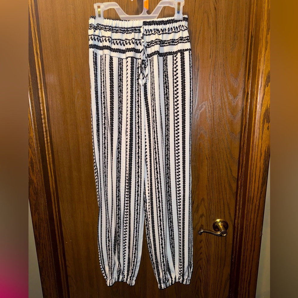 Patterned pants